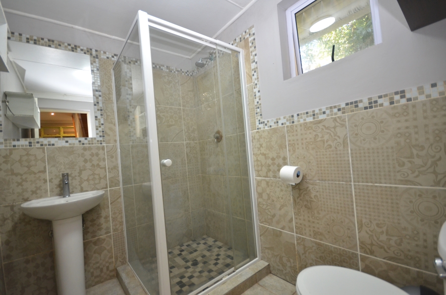 To Let 5 Bedroom Property for Rent in Kidds Beach Eastern Cape